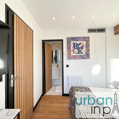 Urbanflat 128 - Champs-elysees Penthouse * Paris